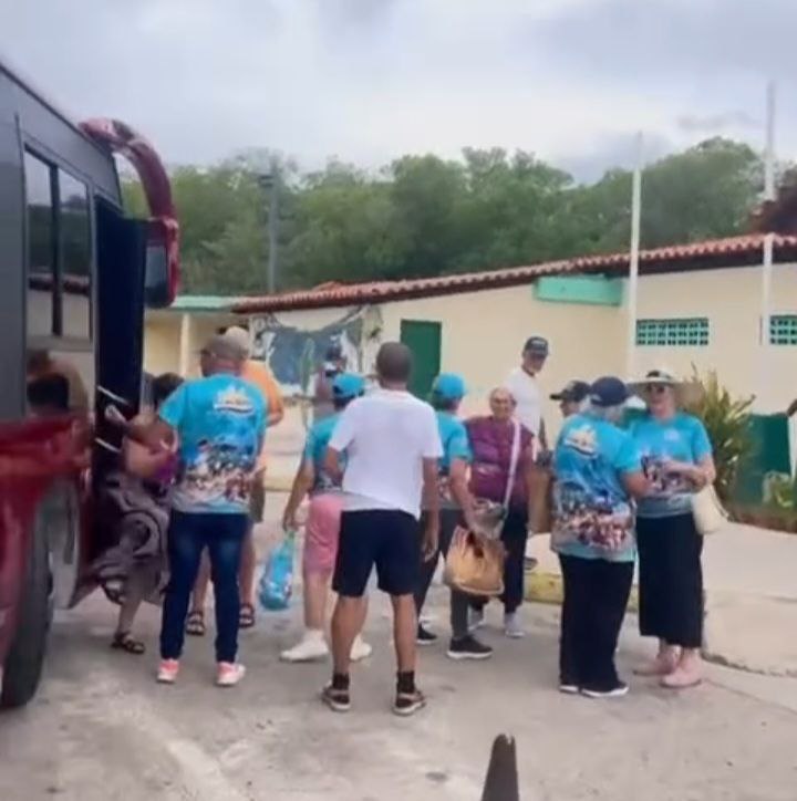 DesKubre Macanao
CON ASOMAYOR